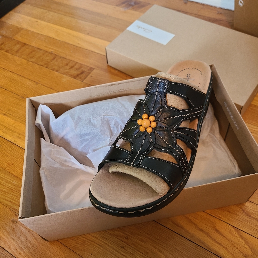 Clarks® Lexi Myrtle Women's Leather Sandals